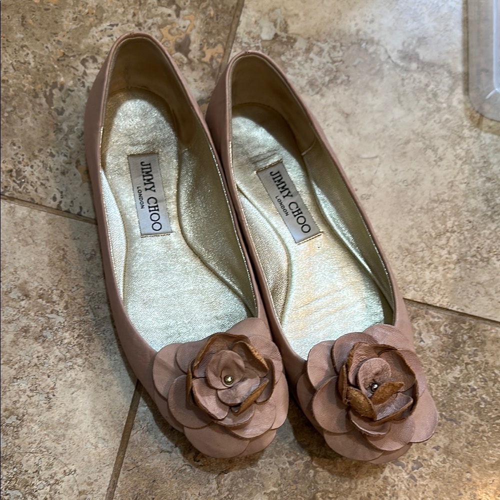Jimmy Choo Women's Tan Flats with Floral Flower Detail